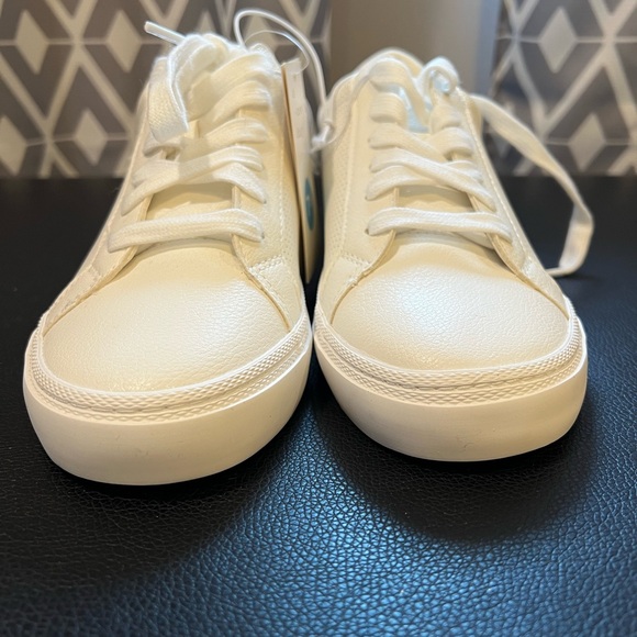 A New Day White Casual Sneakers - Picture 1 of 7